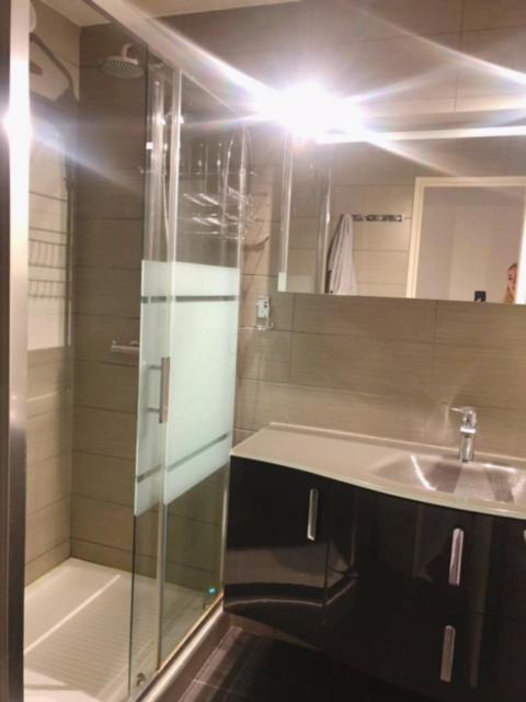 Luxurious Appartment Near The Airport Nice Bagian luar foto